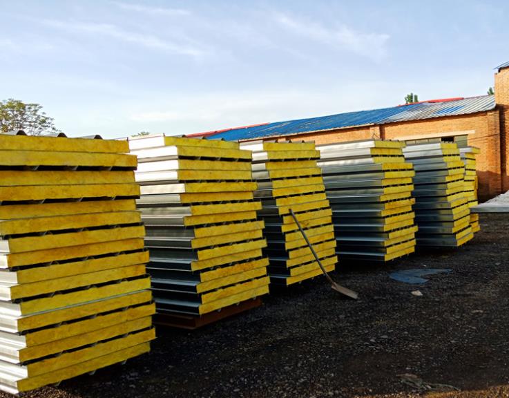 太原彩钢板厂对岩棉夹芯板的施工规定